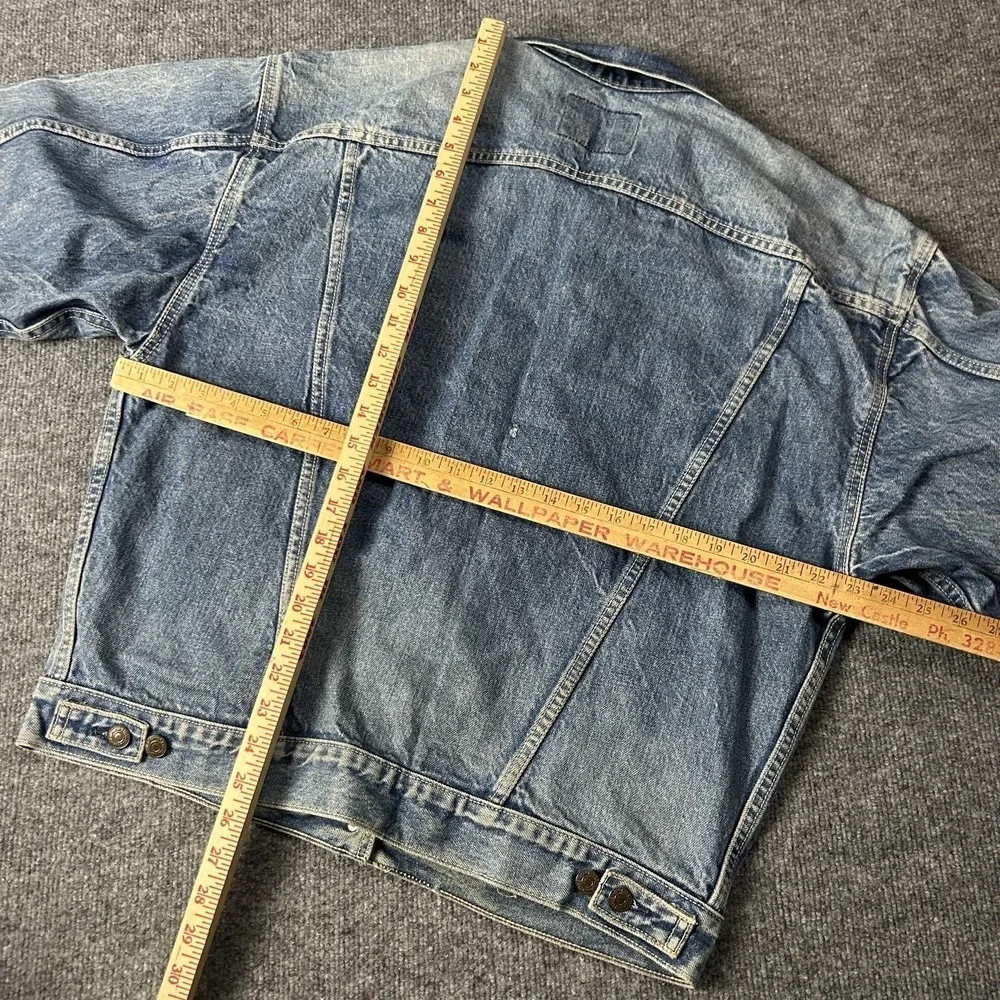 Vintage Levi's Denim Trucker Jacket Mens Large Light Wash Blue Made USA